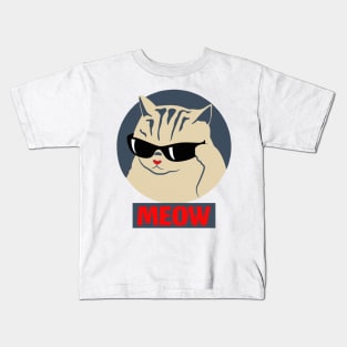 Cat wearing sunglasses Kids T-Shirt